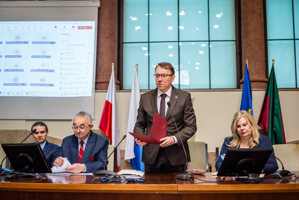 Na zdjęciu Rektor otwierający konferencję